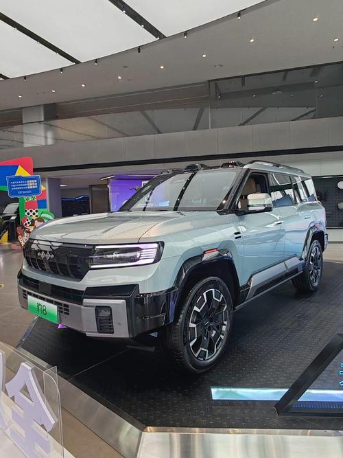 深圳181比亚迪方程豹硬派越野的爆款，英菲尼迪35周年与你共成长